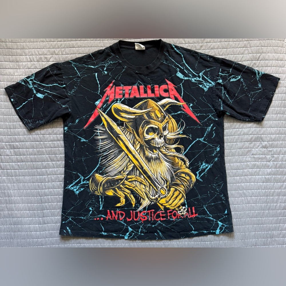 Metallica band shirt